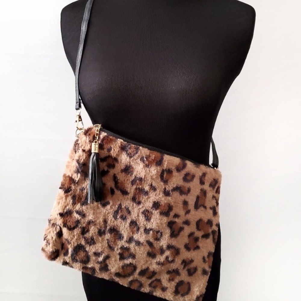 Leopard Pocketbook